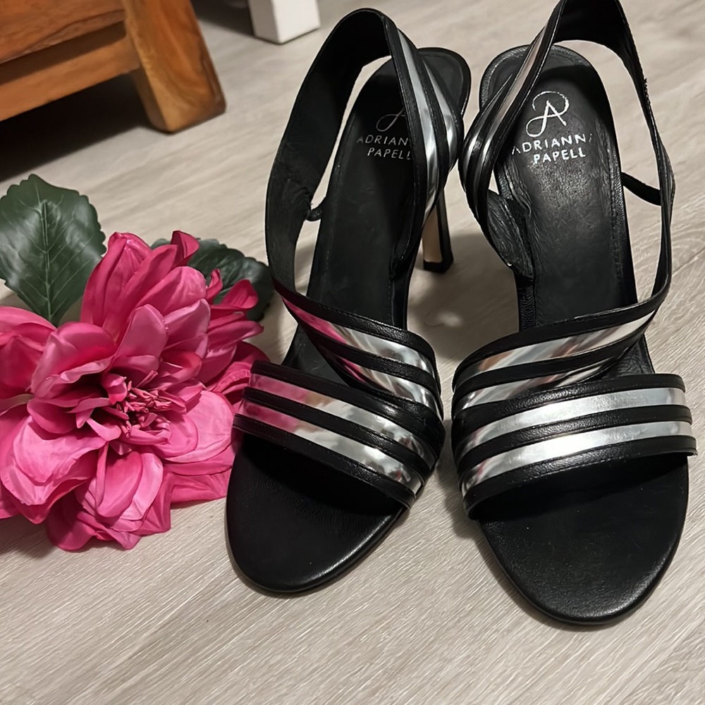 New Adrianna Papell Edison Silver Black Leather Heels Shoes Sandals